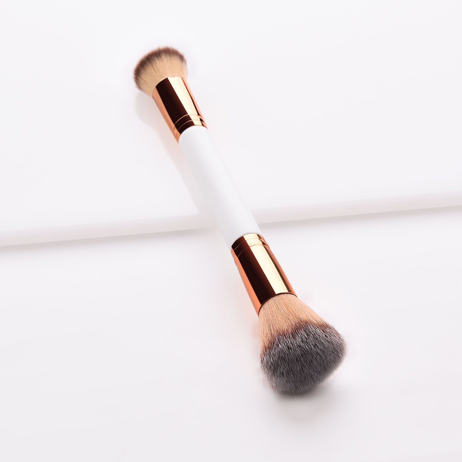 Pinceau maquillage 2-en-1 – Teint impeccable en un geste